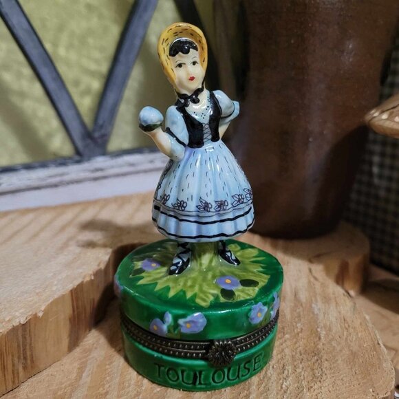 Vintage Porcelain Hinged Jewelry Trinket Box - Toulouse Country Girl & Violets - Picture 1 of 10